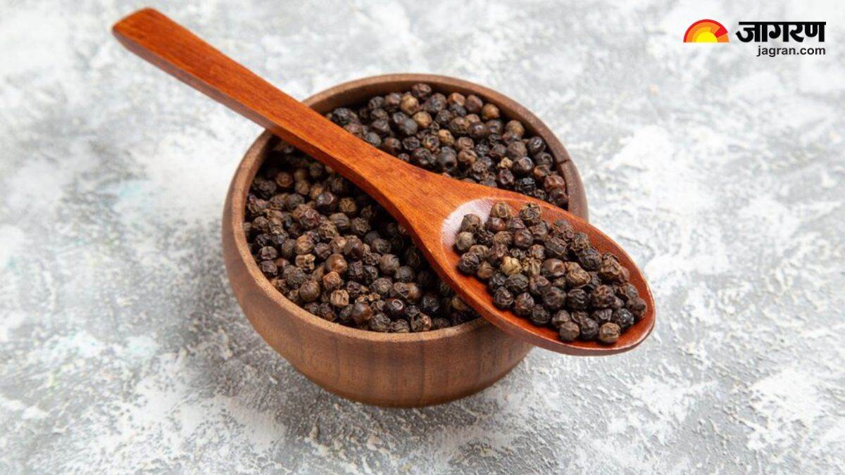 https://www.jagranimages.com/images/newimg/08072024/08_07_2024-black_pepper_benefits_23754703.jpg