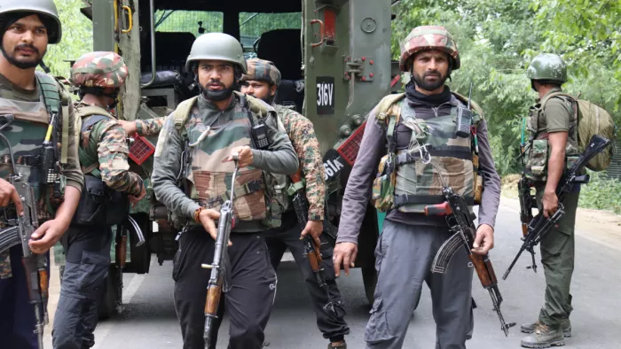कठुआ में आतंकियों और सेना के बीच मुठभेड़ जारी (फाइल फोटो)।