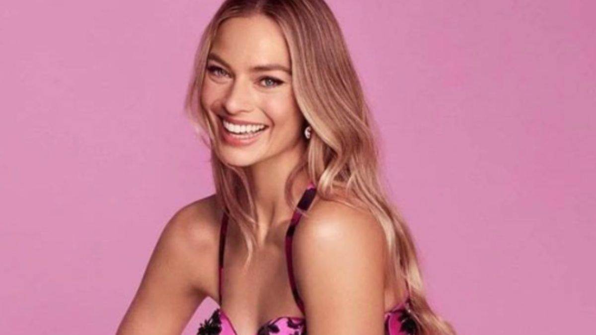 https://www.jagranimages.com/images/newimg/08072024/08_07_2024-margot_robbie_pregnent__1_23754518.jpg