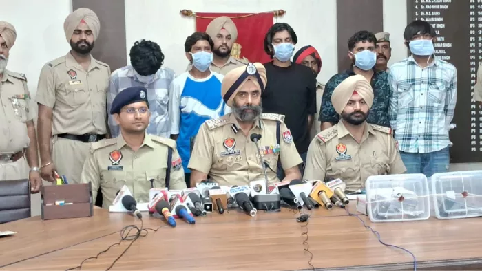 जय शर्मा उर्फ सुक्खा पिस्तौल और उसके साथियों को पुलिस ने पकड़ा