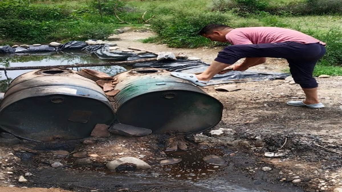 udhamsingh nagar news police crackdown on illegal liquor in bajpur