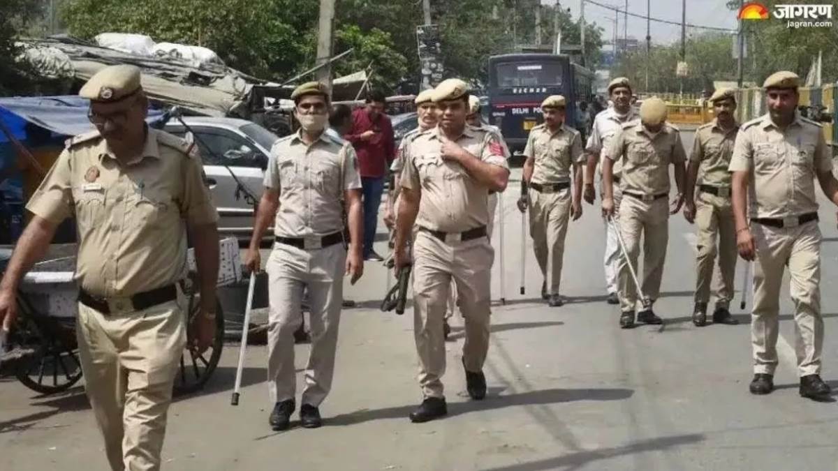 ncr delhi police arrests 29 illegal foreign nationals in dwarka