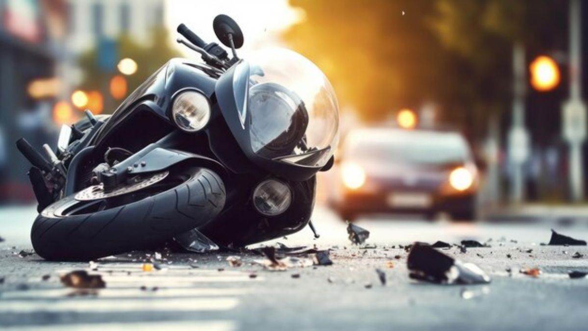 https://www.jagranimages.com/images/newimg/08072025/08_07_2025-hayabusa_high_speed_crash_23978933.jpg