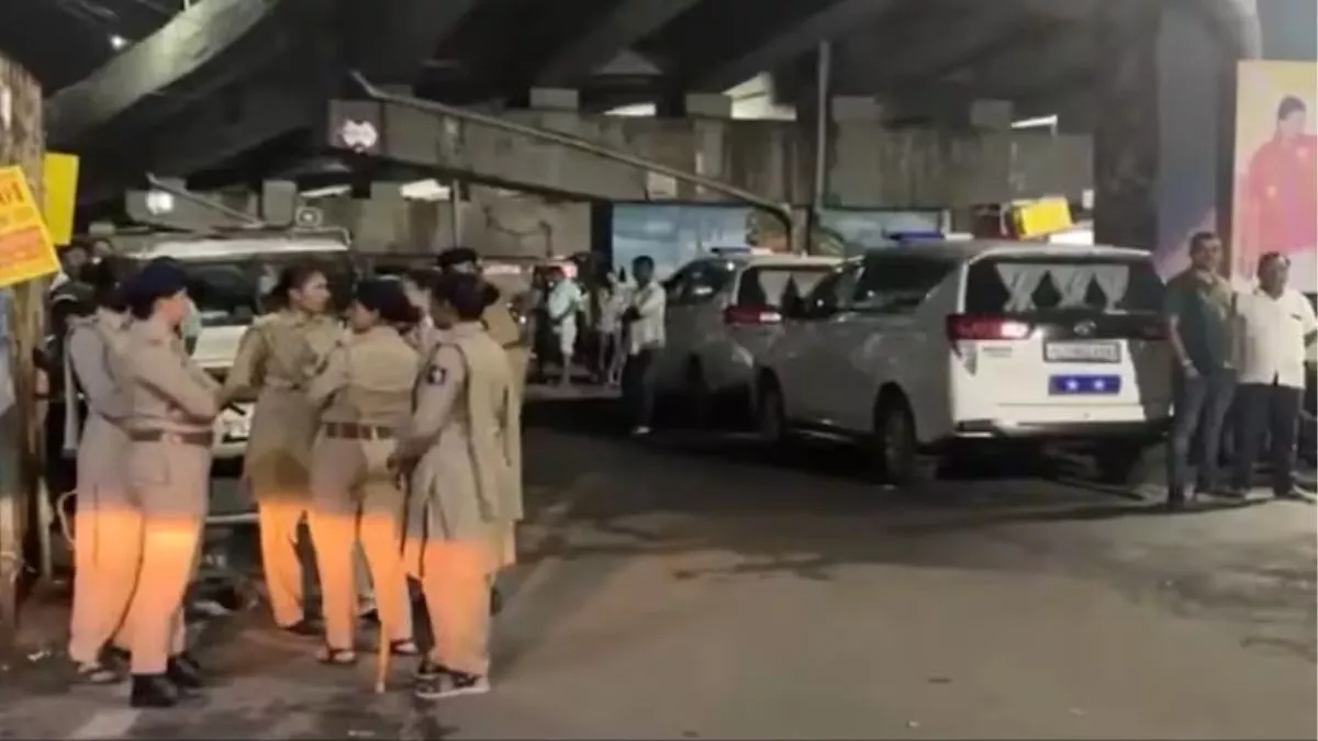 4 हथियारबंद लुटेरों ने की सूरत के ज्वैलरी शोरूम में डकैती की कोशिश, सुनार की गोली मारकर हत्या