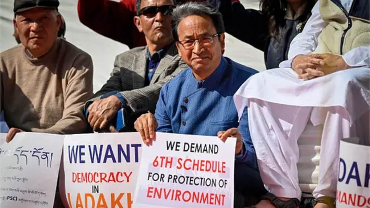 https://www.jagranimages.com/images/newimg/08072025/08_07_2025-sonam_wangchuk_23978377.jpg