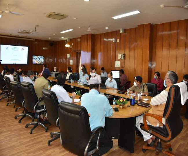 Coronavirus: कोरोना वॉरियर्स की मृत्यु पर सीएम राहत कोष से दिए जाएंगे दस लाख रुपये