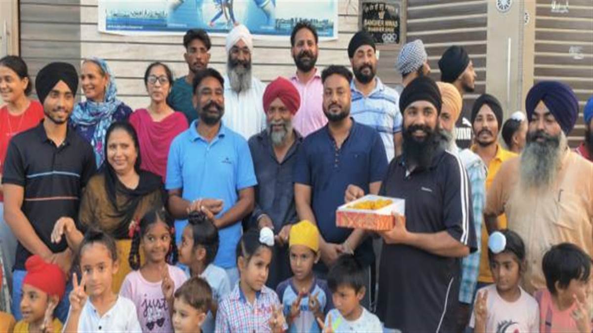 https://www.jagranimages.com/images/newimg/08082022/08_08_2022-08asr_77_08082022_397-c-2_22965720_234043.jpg