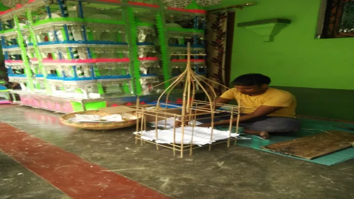 Muharram 2022: प्रयागराज-प्रतापगढ़ सीमा पर स्थित गांव में हिंदू परिवार मुहर्रम का ताजिया बनाता है।