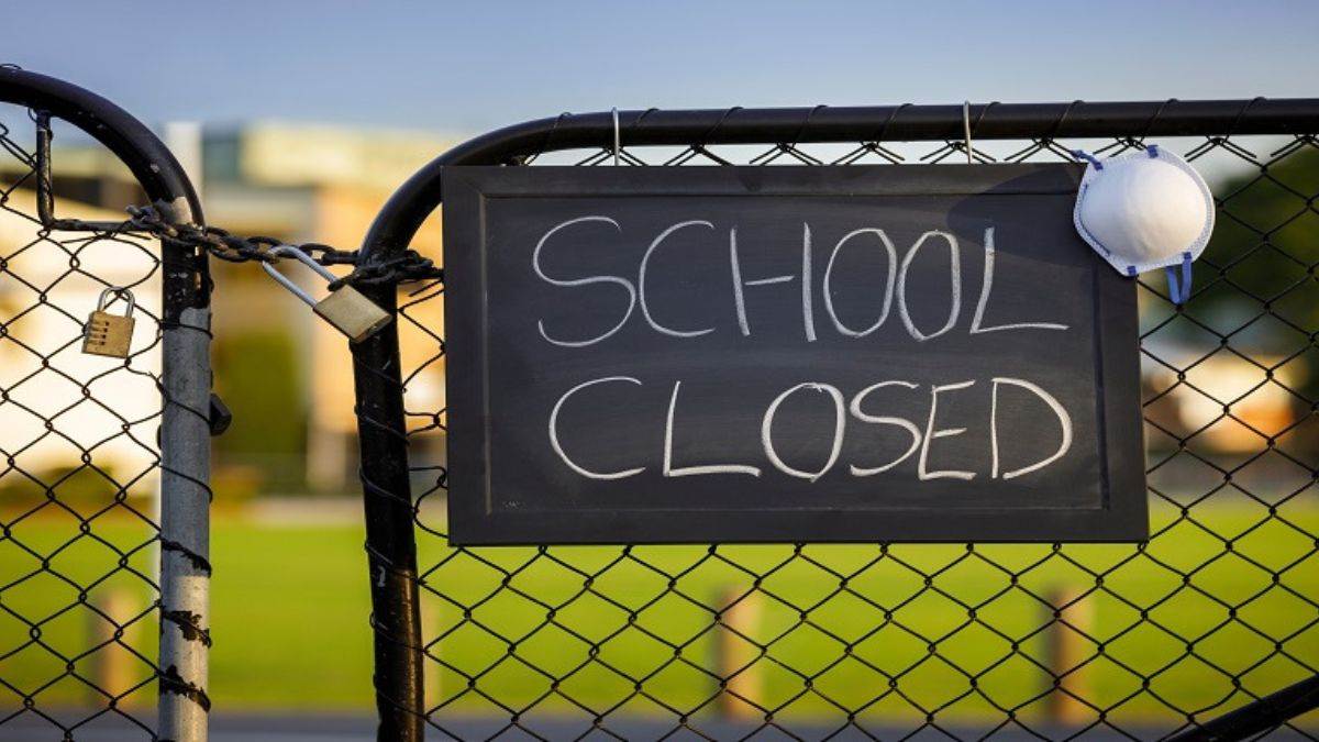 Saturday Holiday In Schools: अब हर माह तीसरे शनिवार को झारखंड में सरकारी स्कूल बंद रहेंगे।