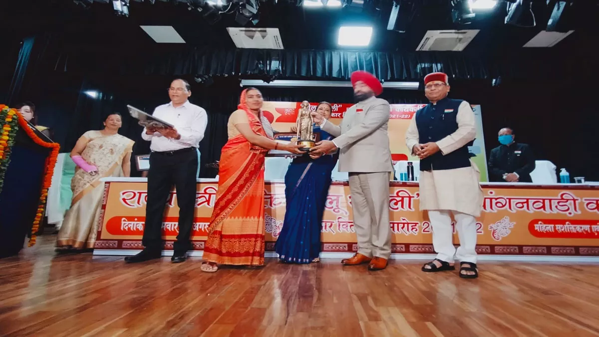 Tilu Rauteli Awards : 12 वीरांगनाओं के संघर्ष को मिला सम्‍मान, राज्‍यपाल ने कहा - मातृशक्ति पहाड़ की जीवन रेखा