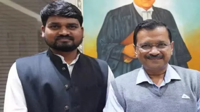 डेडियापाडा सीट से विधायक चैतर वसावा ने भाजपा के मनसुख वसावा के खिलाफ चुनाव लडने की इच्छा जताई।