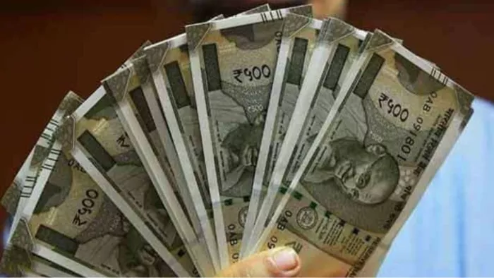 सर्योदय स्मॉल फाइनेंस बैंक तीन साल की एफडी पर वरिष्ठ नागरिकों को 9.10 प्रतिशत की ब्याज दे रहा है।
