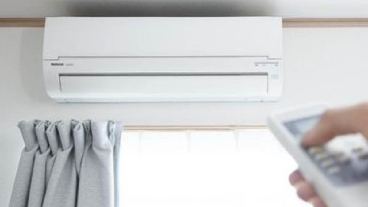 https://www.jagranimages.com/images/newimg/08082024/08_08_2024-best-voltas-ac-and-bluestar-ac_23774480.jpg