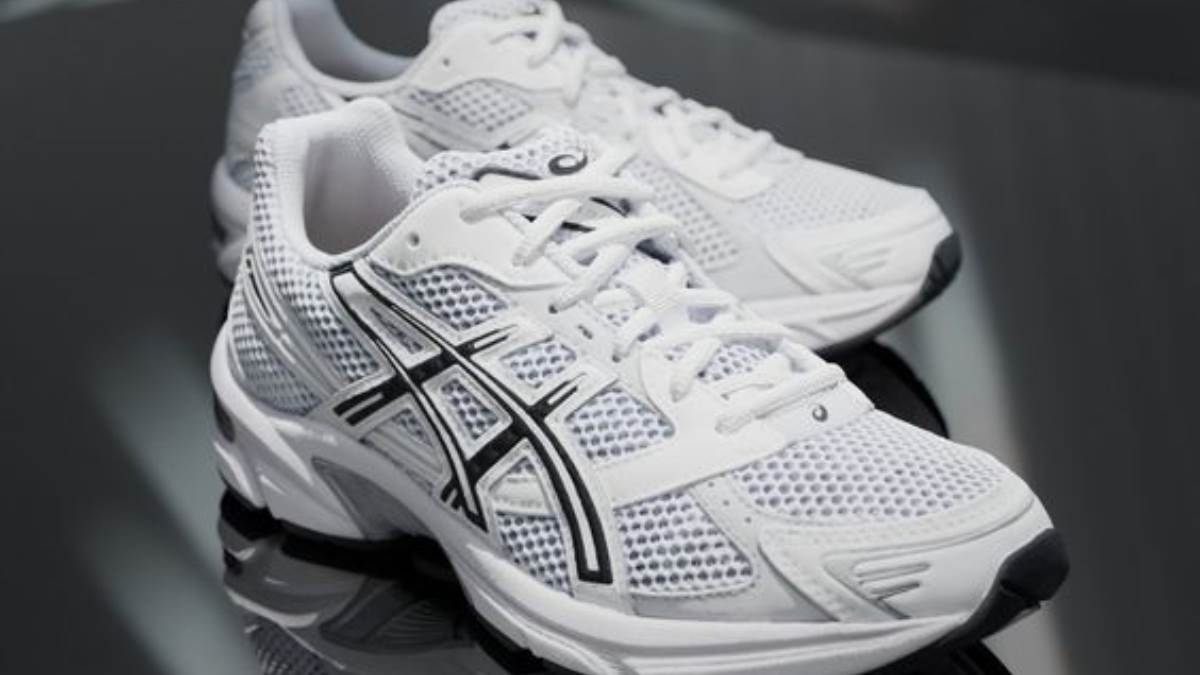 जूतों के बाजार में मची अफरा तफरी! जब आग की तरह फैल गई Asics Sneakers के स्टाइलिश डिजाइन और कंफर्ट की चर्चा