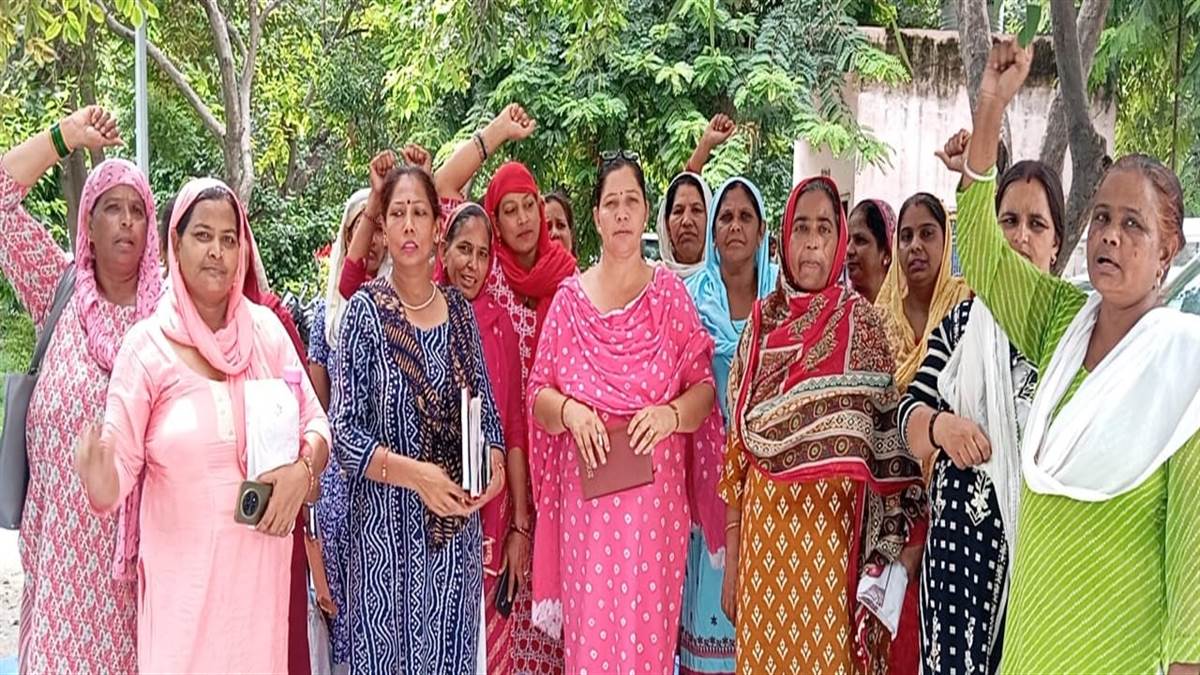 ncr sonipat news asha workers protest over unpaid wages continues