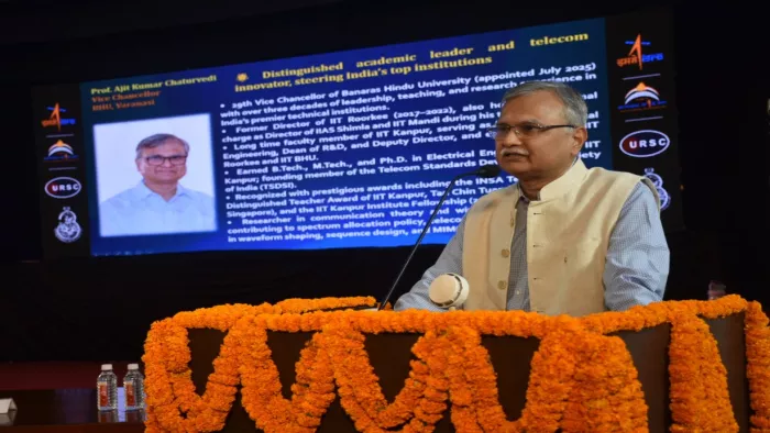 बीएचयू में अंतरिक्ष तकनीक को लेकर शुक्रवार को विशेषज्ञों का मंथन हुआ।