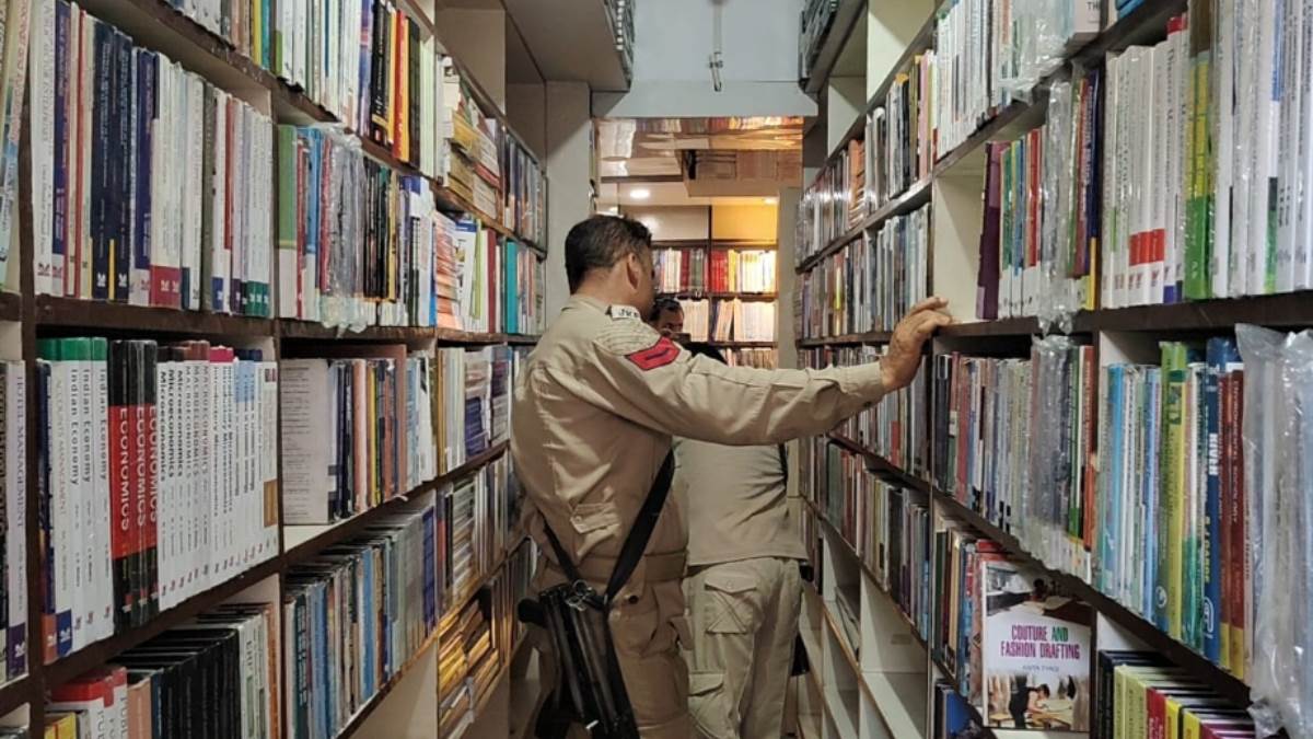 https://www.jagranimages.com/images/newimg/08082025/08_08_2025-jammu_kashmir_books_store_24007114.jpg