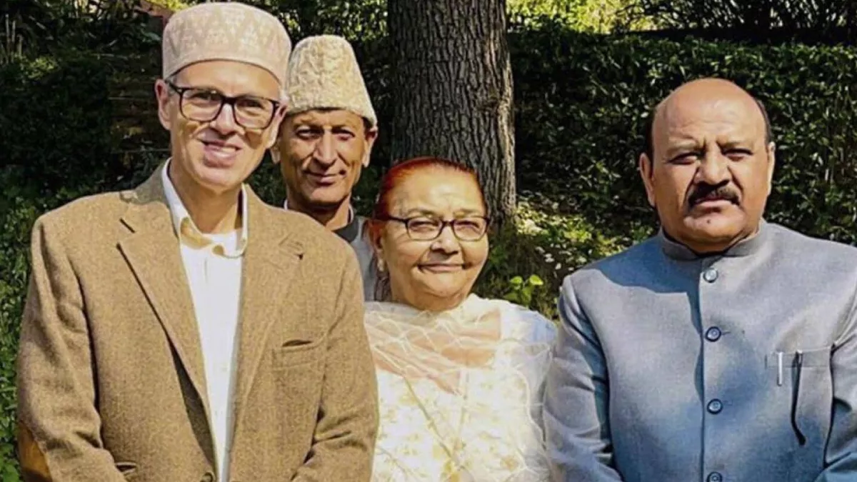 जम्मू-कश्मीर के डिप्टी CM का एक्सीडेंट, रास्ते में टायर फटने के बाद कार में लगी आग