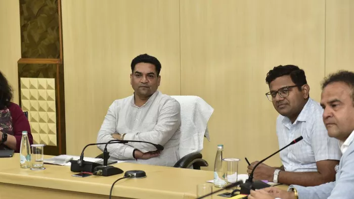 बेसहारा पशु कल्याण पर गंभीरता से काम कर रही दिल्ली सरकार : कपिल मिश्रा