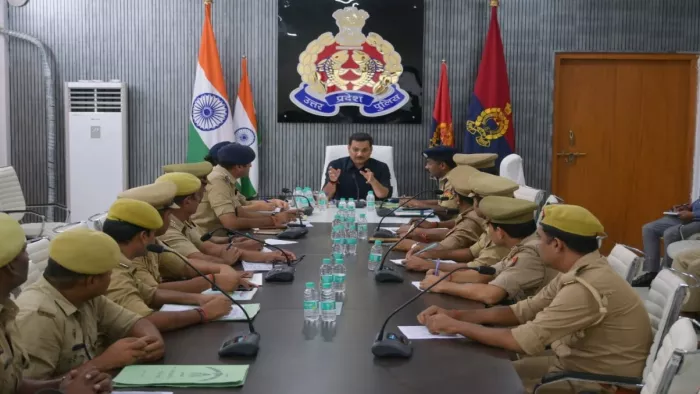 बैंक से अधिक रकम निकालने वाले भरेंगे विशेष फार्म।