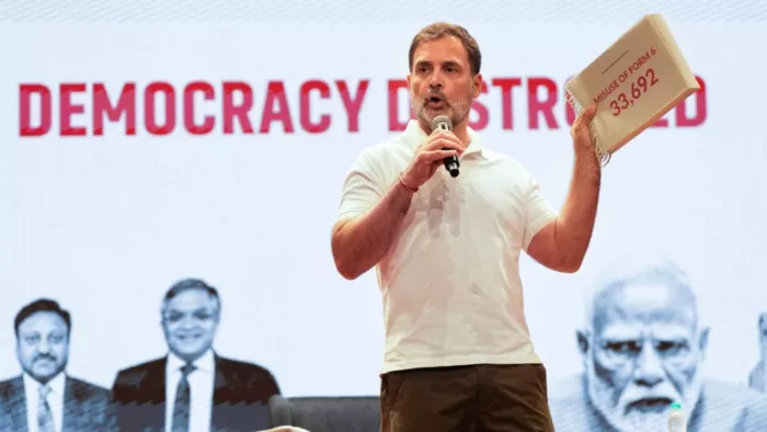 हलफनामा मांगने पर चुनाव आयोग पर भड़के राहुल गांधी। (फोटो- एएनआई)