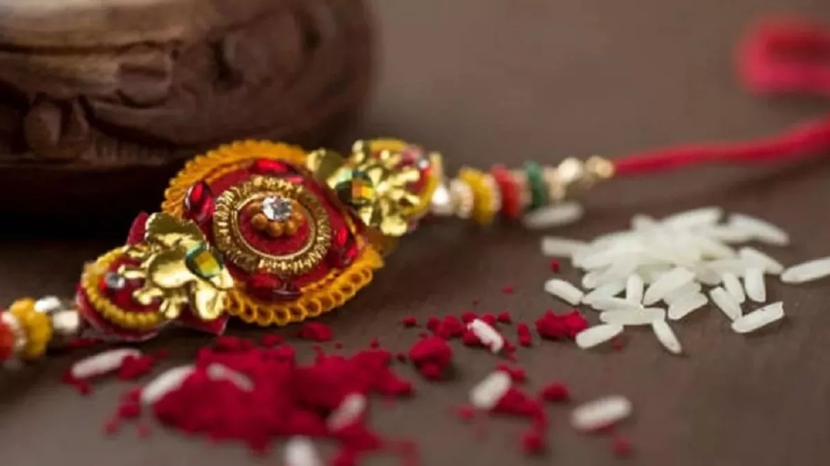Raksha Bandhan 2025: उत्‍तराखंड में इस शुभ मुहूर्त में भाइयों को राखी बांध सकेंगी बहनें, बाजार में उमड़ी भीड़