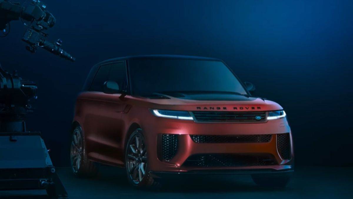 https://www.jagranimages.com/images/newimg/08082025/08_08_2025-range_rover_sport_sv_carbon_24007240.jpg