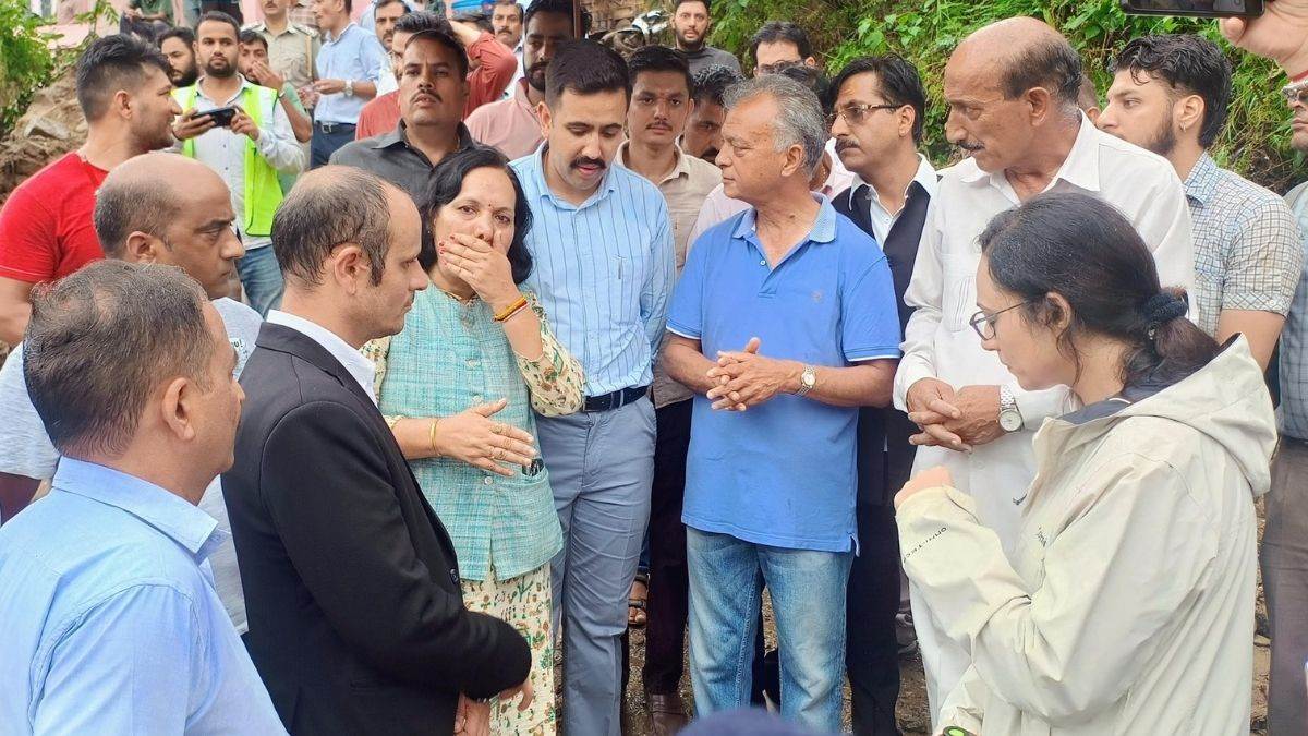 virbhadra singh foundation gave 11 lakhs disaster affected people entire cost education children who have lost their parents