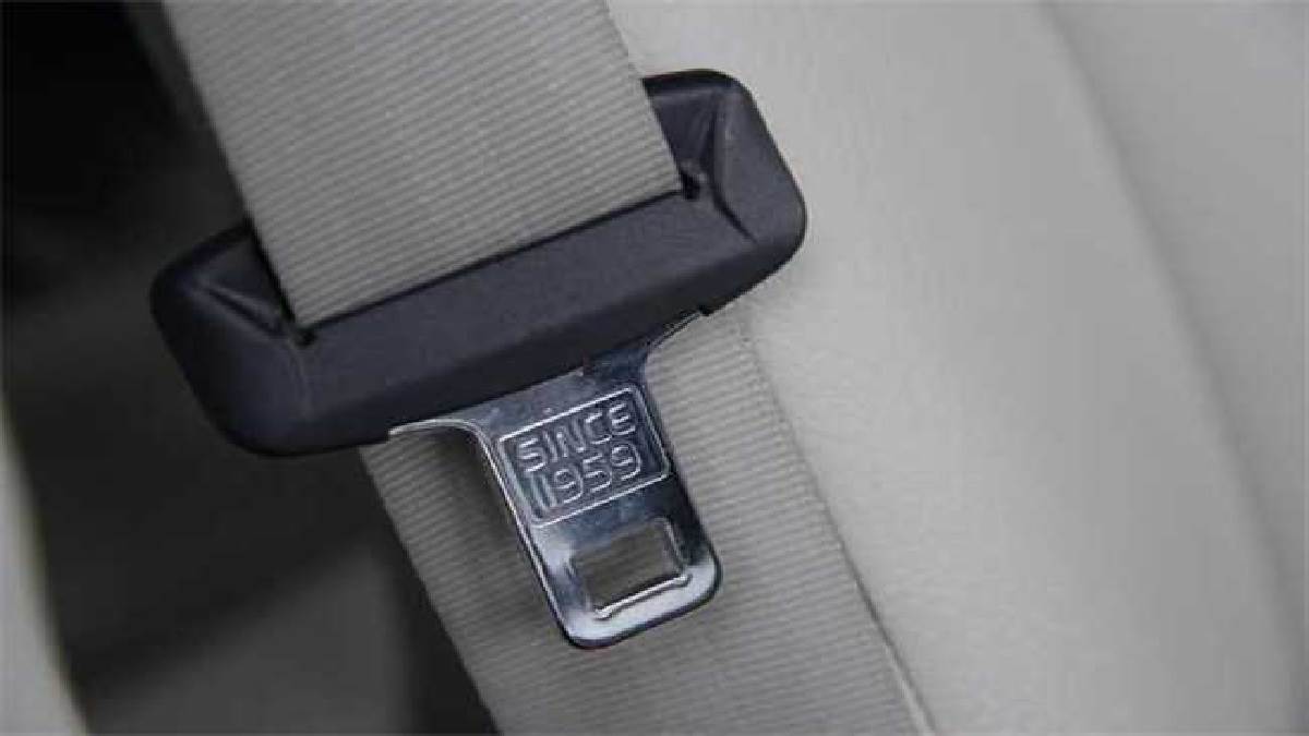 Seat Belt Alarm Blocker केंद्र ने अमेजन को नोटिस भेजकर सीट बेल्ट