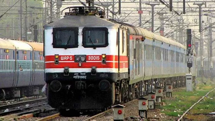 मंत्रियों के हस्ताक्षर से मिली सीट पर रेलवे की टेढ़ी नजर
