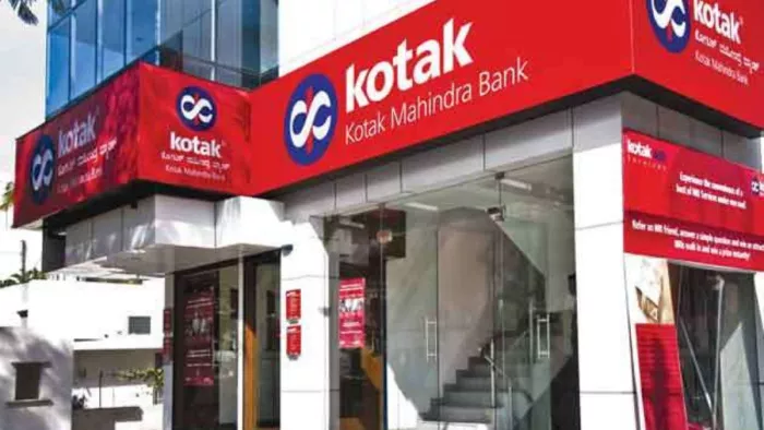 कोटक बैंक के ATM बूथ में घुस मशीन तोड़कर नकदी चोरी करने की कोशिश