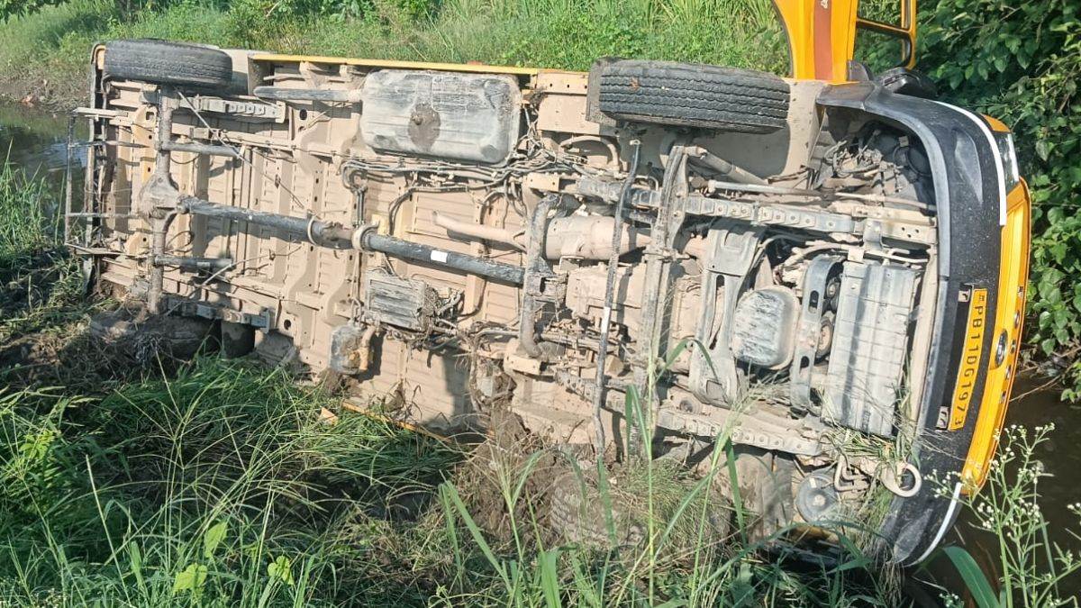 https://www.jagranimages.com/images/newimg/08092025/08_09_2025-_road_accident_24039667.jpg