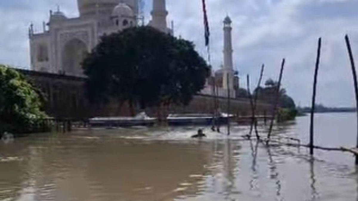 https://www.jagranimages.com/images/newimg/08092025/08_09_2025-agra_water_near_taj_24039421.jpg