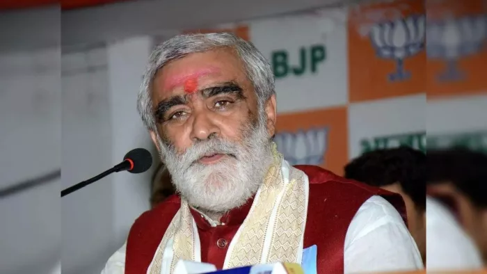 कांग्रेस बताए कि जेपी आंदोलन सही था या गलत: चौबे