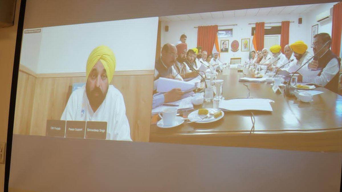 https://www.jagranimages.com/images/newimg/08092025/08_09_2025-cabinet_meeting_24039873_165039774.jpg
