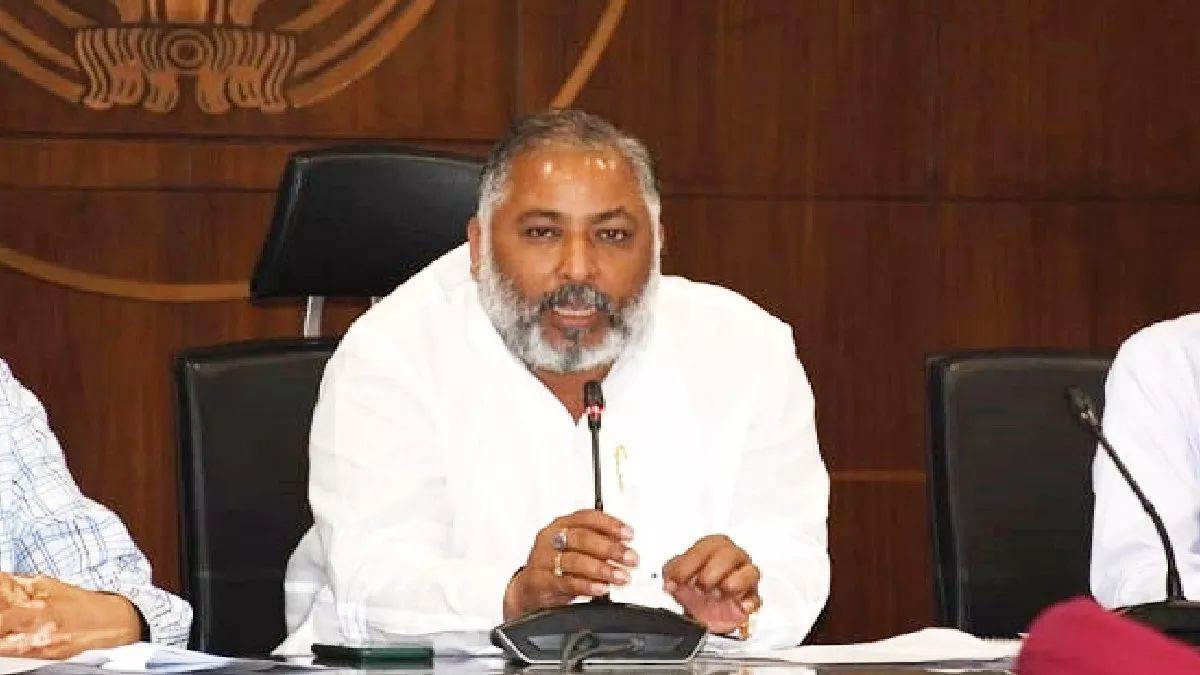 https://www.jagranimages.com/images/newimg/08092025/08_09_2025-dayashankar_singh__24040434.jpg