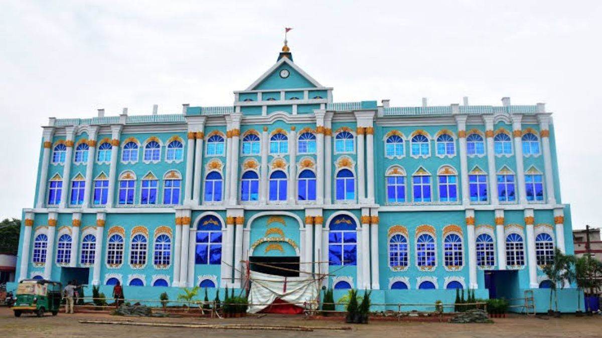 https://www.jagranimages.com/images/newimg/08092025/08_09_2025-durga_pandal__24040051.jpg