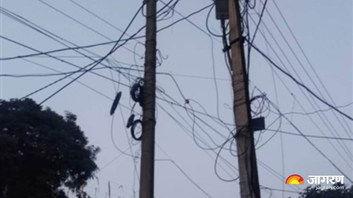 https://www.jagranimages.com/images/newimg/08092025/08_09_2025-electric_pole_24040462.jpg