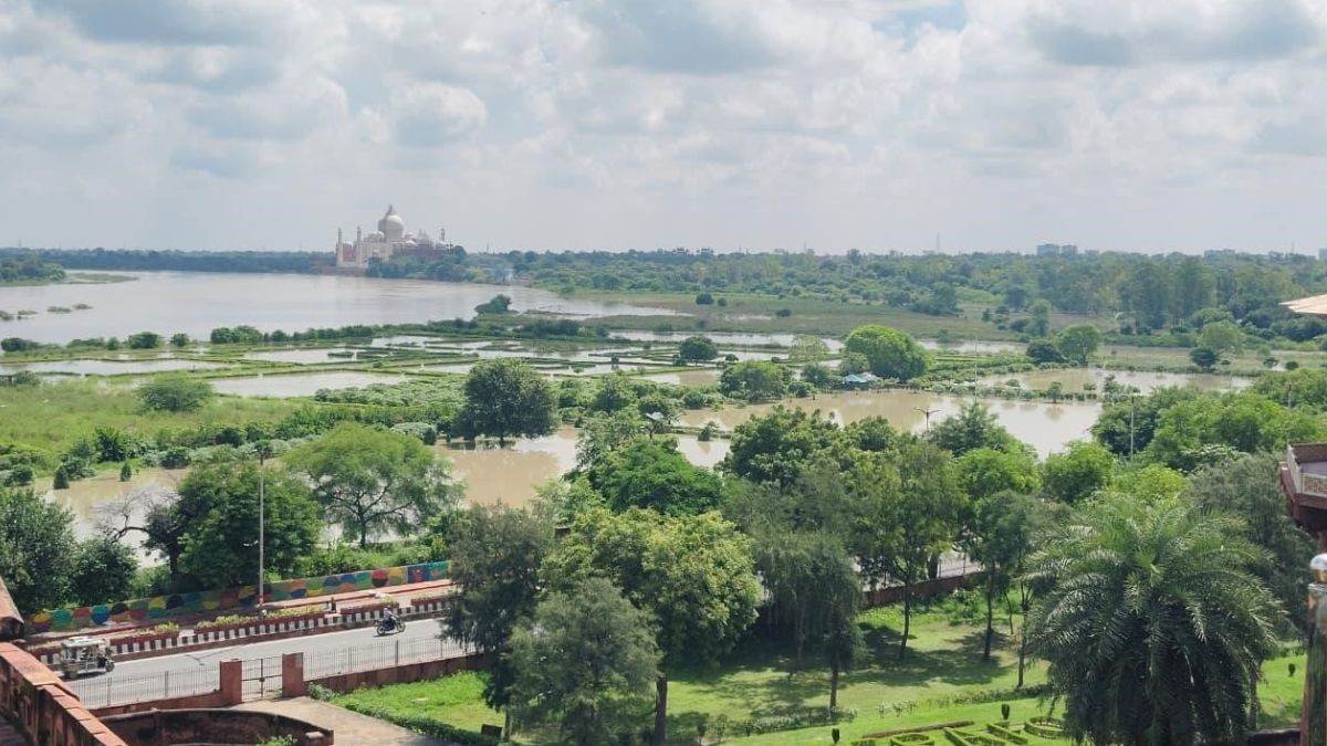 https://www.jagranimages.com/images/newimg/08092025/08_09_2025-flood_in_up_24040399.jpg