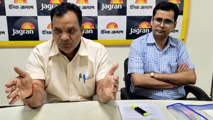 सरकार का मानना है कि स्लैब में कटौती से बाजार में बूम आएगा।
