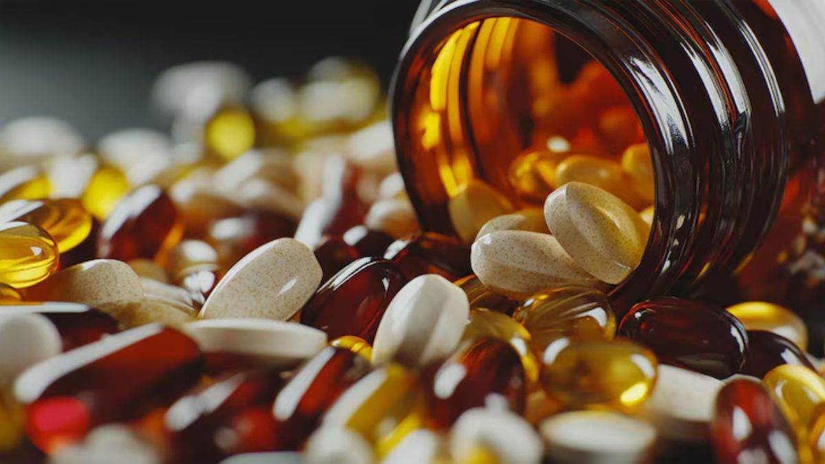 https://www.jagranimages.com/images/newimg/08092025/08_09_2025-harmful_supplement_combinations_24038814.jpg