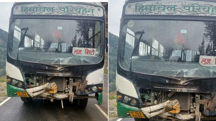जिला चंबा के पांगी में पत्थर गिरने से क्षतिग्रस्त एचआरटीसी बस। जागरण