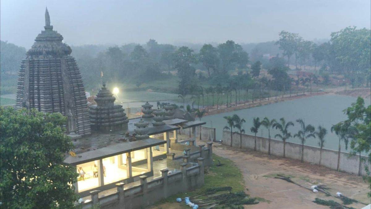 https://www.jagranimages.com/images/newimg/08092025/08_09_2025-maheshwar_dham_24040154_193740635.jpg