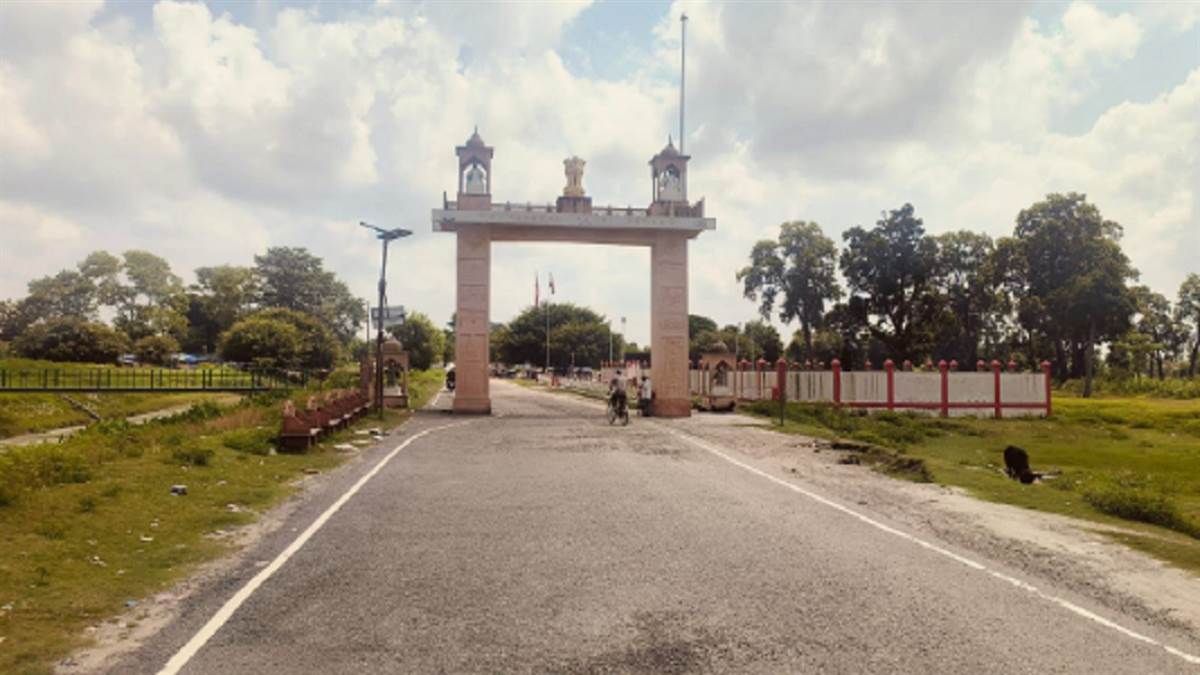 https://www.jagranimages.com/images/newimg/08092025/08_09_2025-nepal_border_24039220.jpg