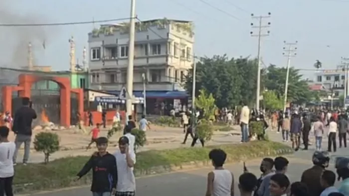 नेपाल के वीरता मोड़ में प्रदर्शन करते प्रदर्शनकारी