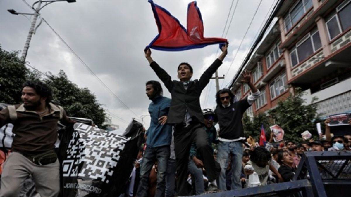 https://www.jagranimages.com/images/newimg/08092025/08_09_2025-nepal_protest_24040465.jpg