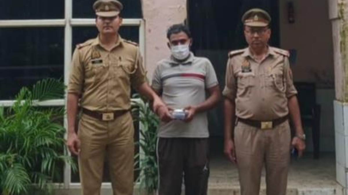 https://www.jagranimages.com/images/newimg/08092025/08_09_2025-police_1_24040127.jpg