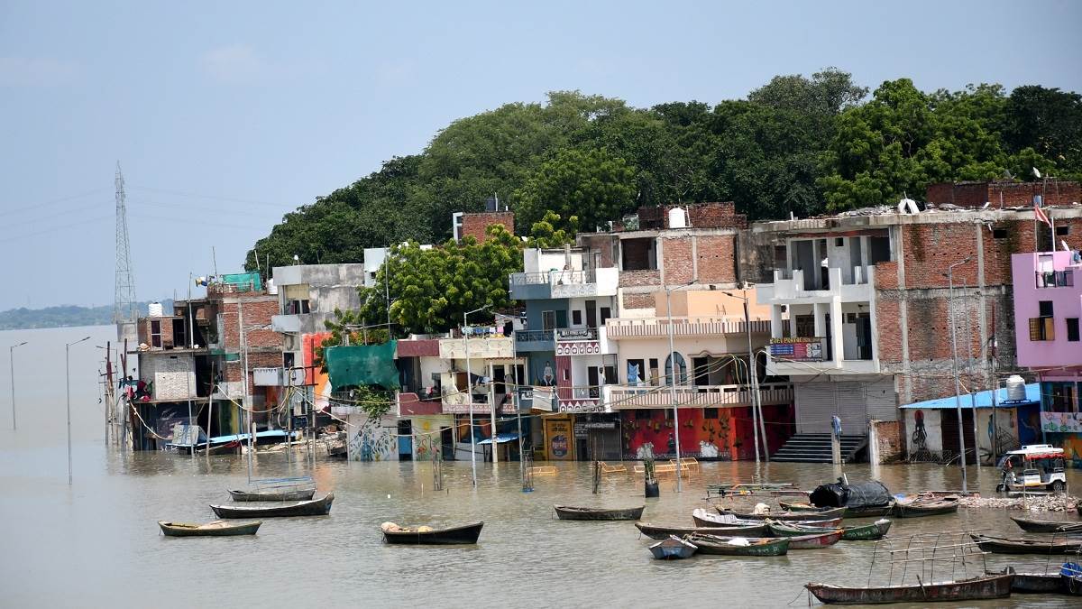 https://www.jagranimages.com/images/newimg/08092025/08_09_2025-prayagraj_flood_24039958.jpg