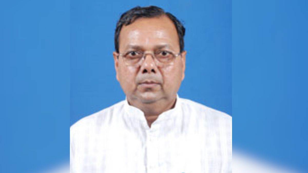 https://www.jagranimages.com/images/newimg/08092025/08_09_2025-rajendra_dholakia_24039634.jpg