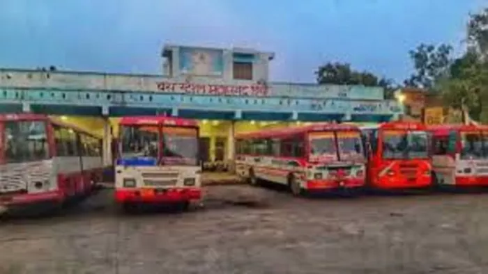 प्रतापगढ़ से प्रयागराज के लिए रोडवेज बस से अब देना होगा 39 रुपये अतिरिक्त किराया।
